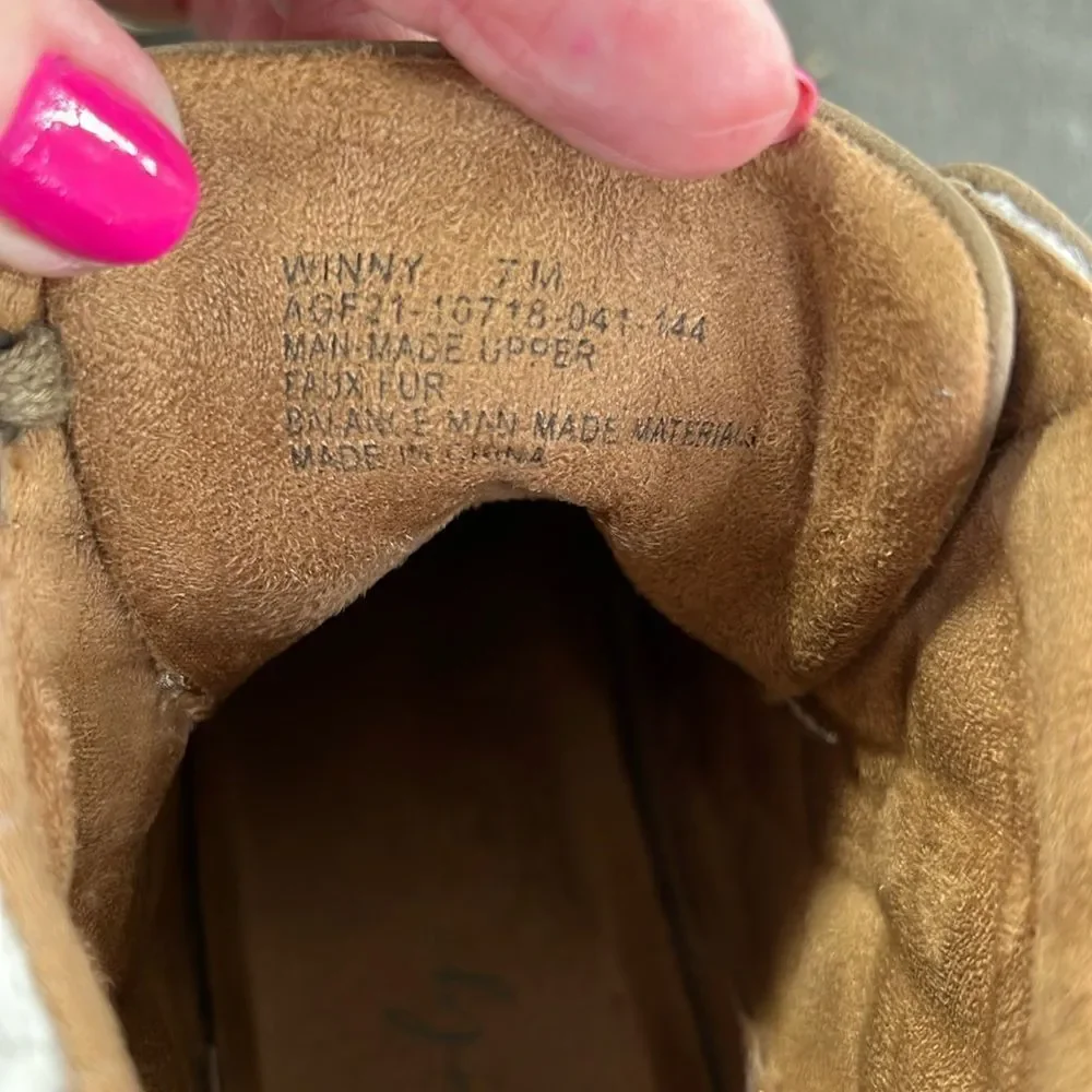 Wonderly Tan Sneaker Boot Size 7
